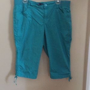 Turquoise capris